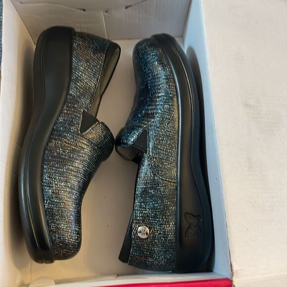 ALEGRIA LIGHTWEIGHT KELI MULTICOLOR SHIMMERY SHOES. A LITTLE BLING! NE… - Picture 6 of 12